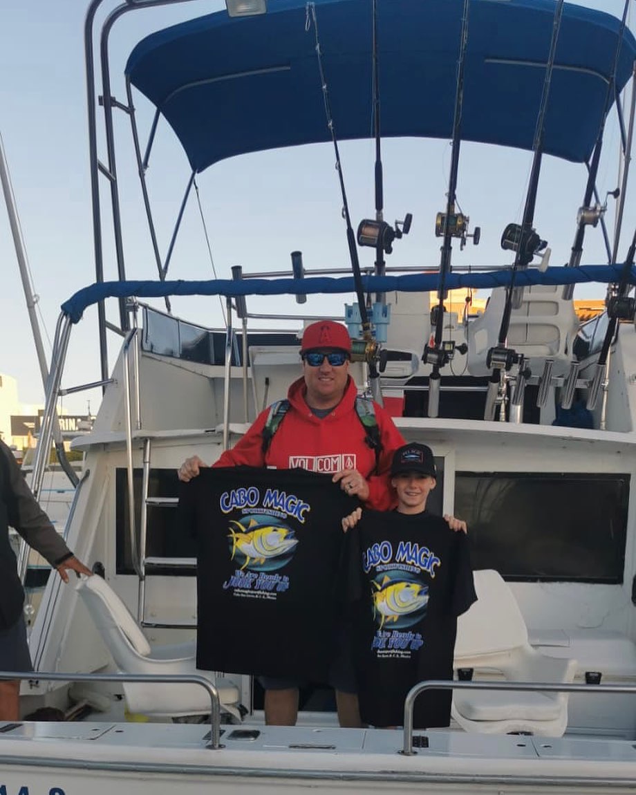 11/25/2022 Father and Son Day! VIP Guests visiting from Laguna Niguel, California Patrick Moss and son Mack (age 8) going fishing with us today  28′ Cruiser 2